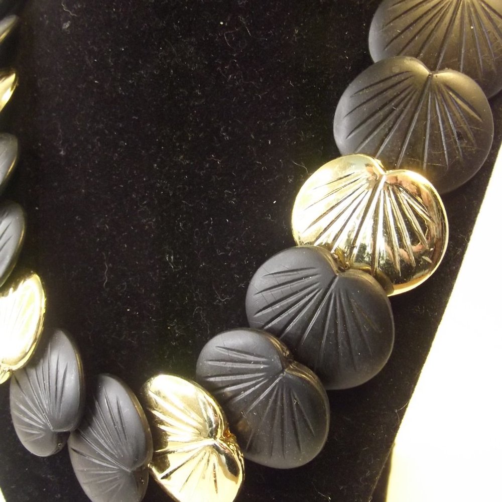 Vintage Leaf Themed Statement Necklace Gold & Black Tone
